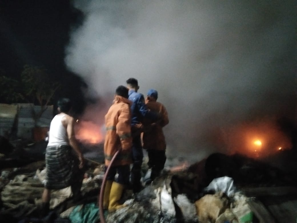 kebakaran-limbah-di-kecamatan-kopo